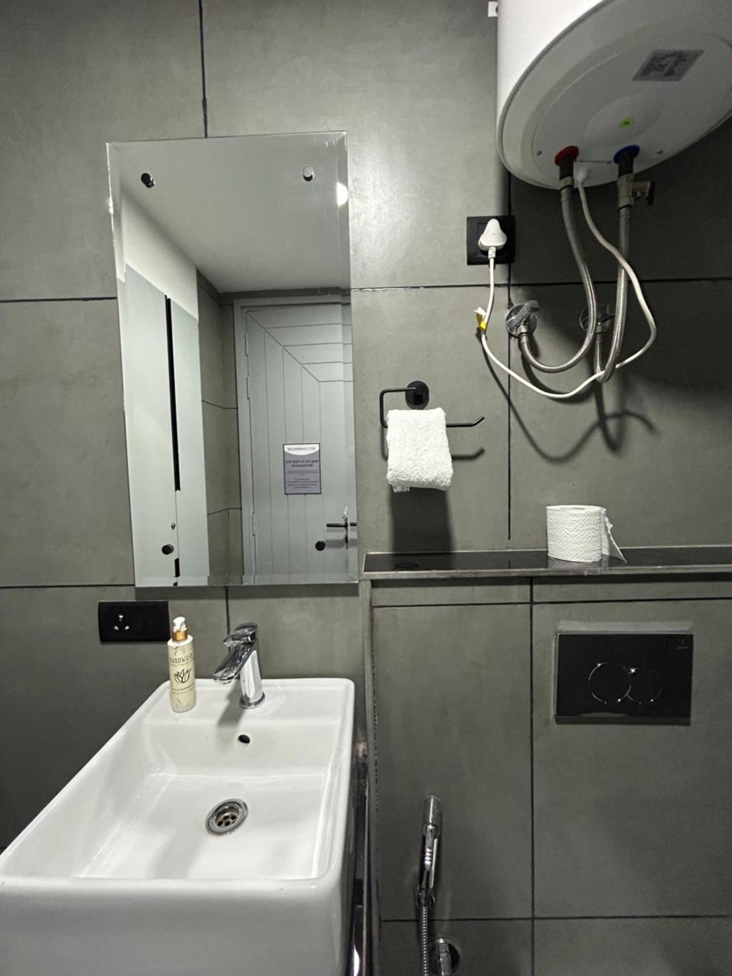 Bedchambers Serviced Apartment, Golf Course, Gurgaon Exteriör bild